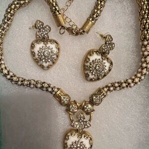Gold-Tone White Heart Pendant Necklace & Earrings Set - Stunning